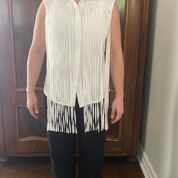 Designer Rinascimento Warm White Blouse, Fringed Front, Made in Italy. - Picture 5 of 16
